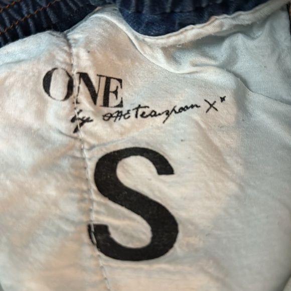 One teaspoon drop rise elastic waistband denim. Size small. - Picture 6 of 6